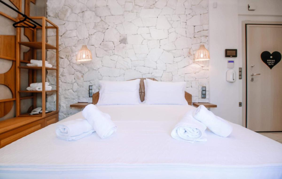Kardias Luxury Suites view 5