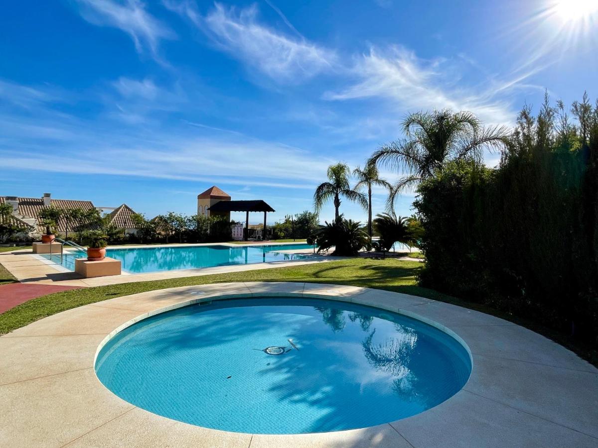 Bayview, Benalmádena - Luxurious home with views, garden, community pool and a padel court view 3
