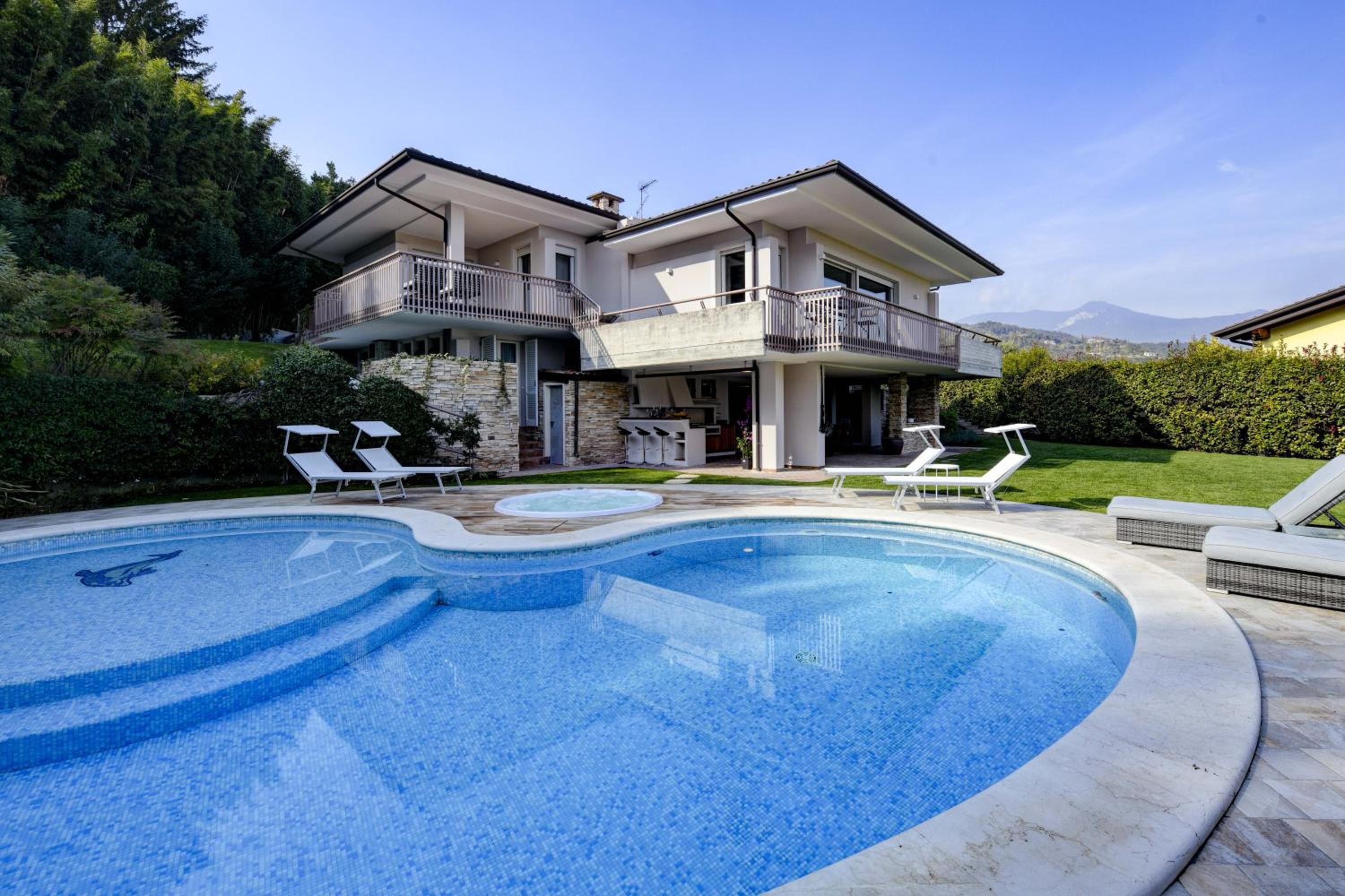 Villa Caterina view 3