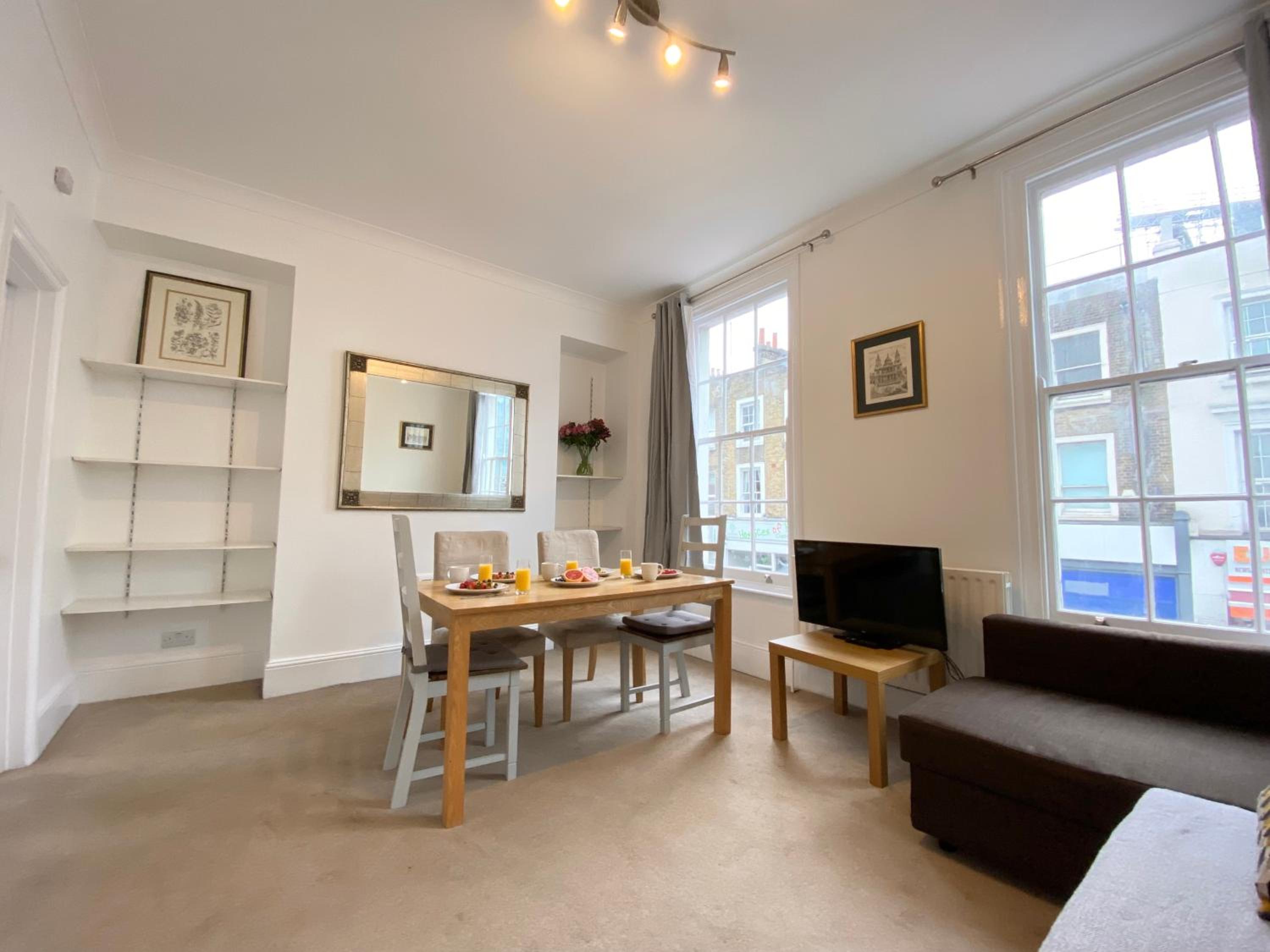 Stylish Maisonette and Studio in Victoria
