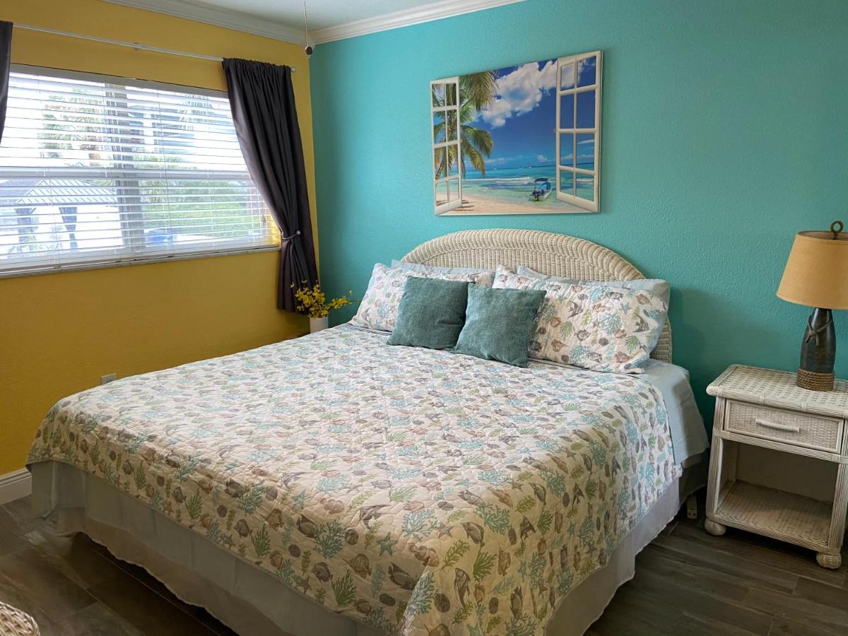 Treasure Island 1BR Beach condo with Gulf View view 3