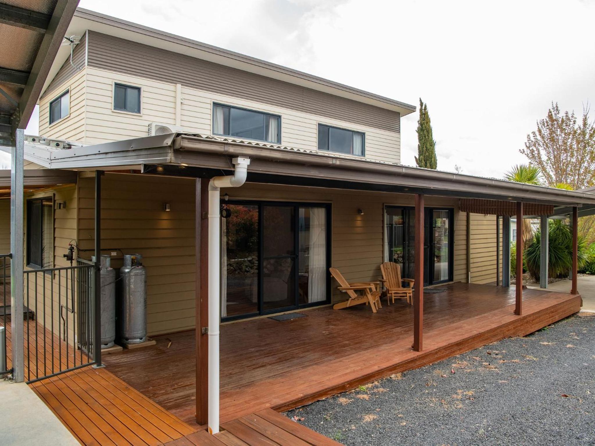 Jillamatong 14 - 3BR House l Pet Friendly l Fenced Backyard l WiFi