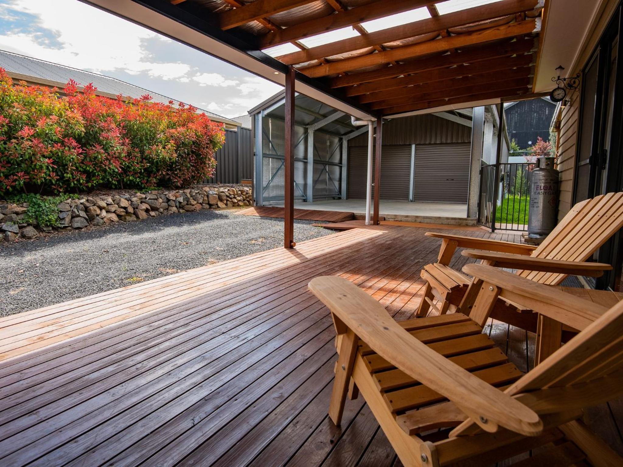 Jillamatong 14 - 3BR House l Pet Friendly l Fenced Backyard l WiFi