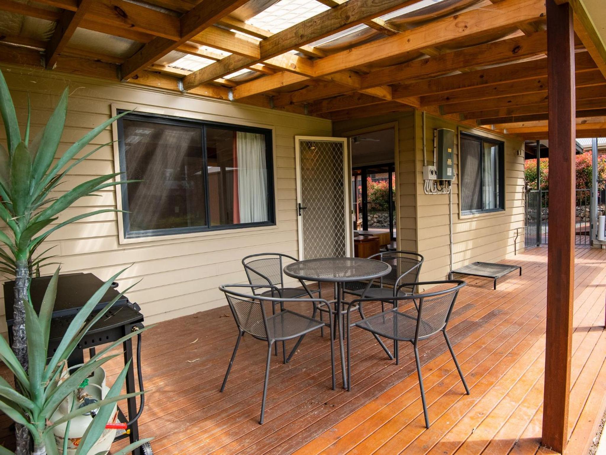 Jillamatong 14 - 3BR House l Pet Friendly l Fenced Backyard l WiFi