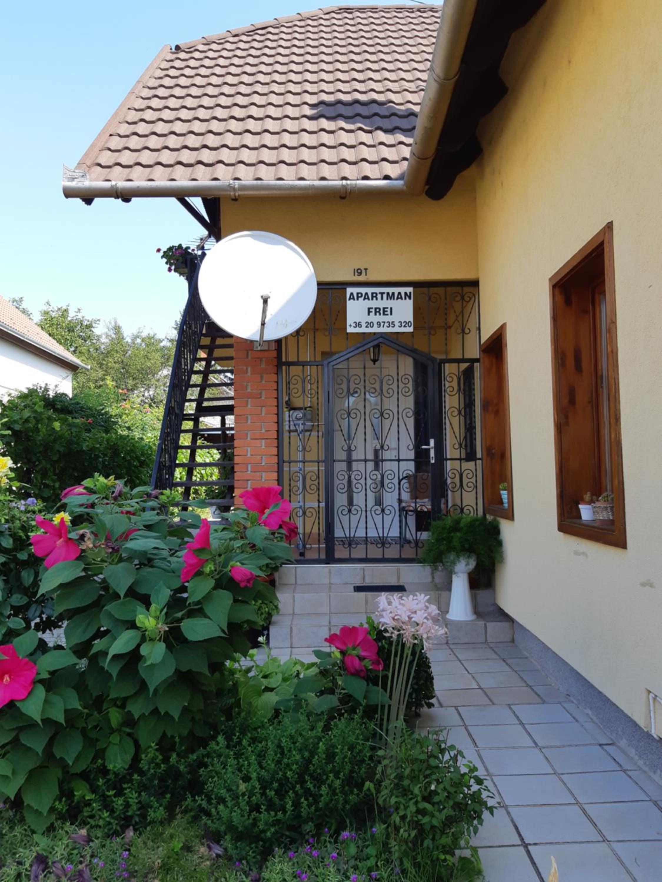 Ágnes Apartman view 4