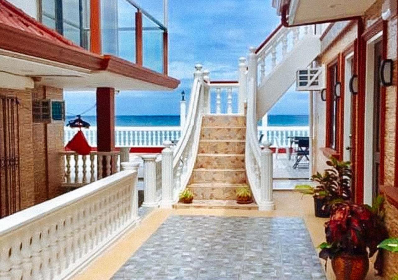 RedDoorz Plus at Billys Resort Oslob view 4