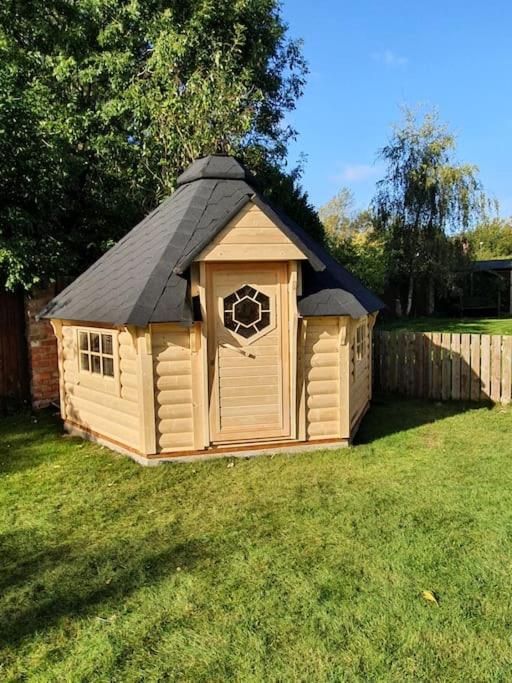 willow tree farm cottage with BBQ hut view 3