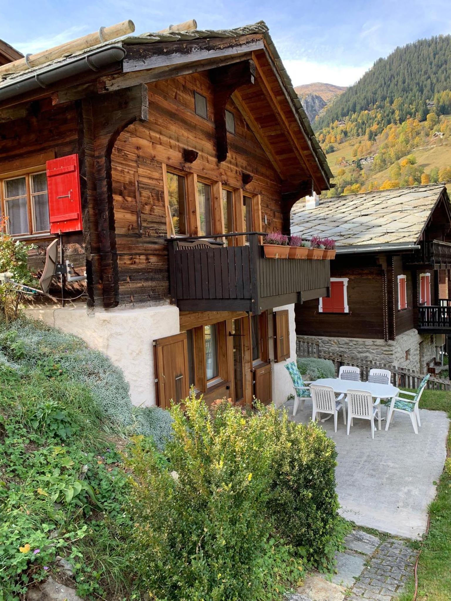 Chalet Leonie LE0 view 2