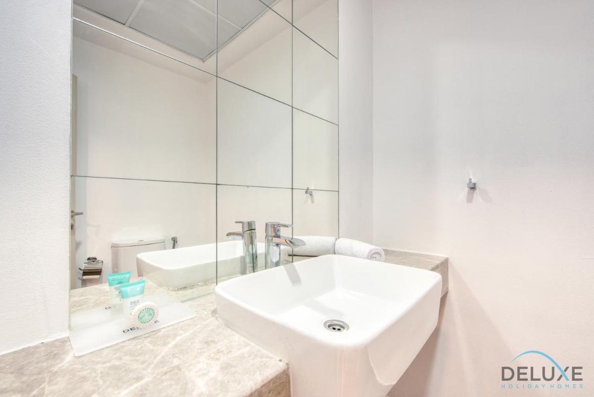 Welcoming 2BR at Park Corner JVC by Deluxe Holiday Homes