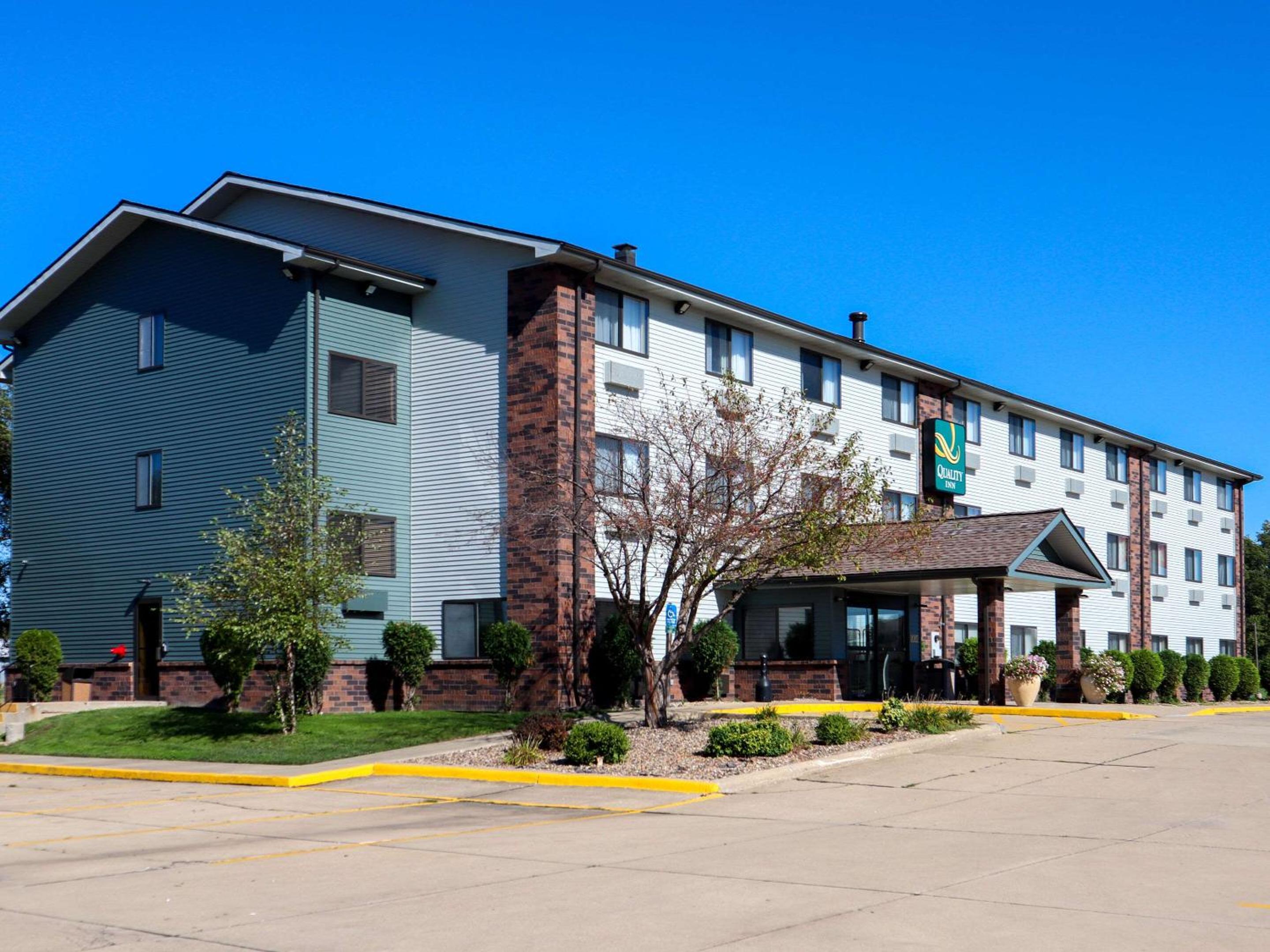 Bloomington Vacations - Quality Inn  Suites Bloomington I-55 and I-74 - Property Image 21