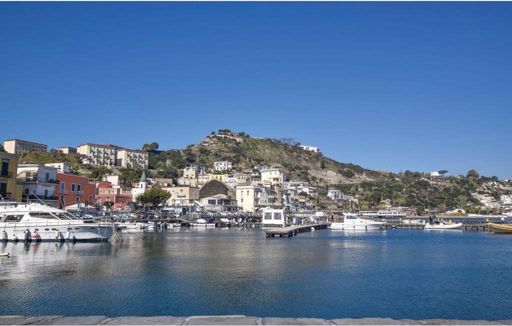 Comfortable and spacious villa - Baia Domizia