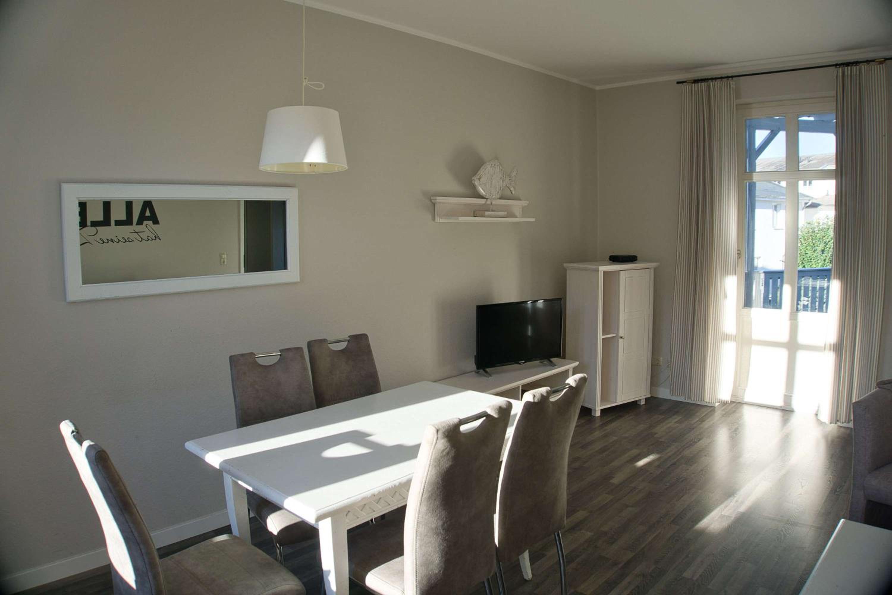 Residenz Strandeck Ferienwohnung 01 mit Sauna- und Schwimmbadnutzung im AHOI Sellin
