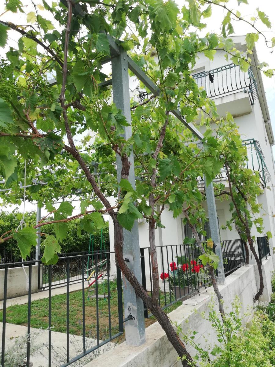 Holiday Home Riverside view 4