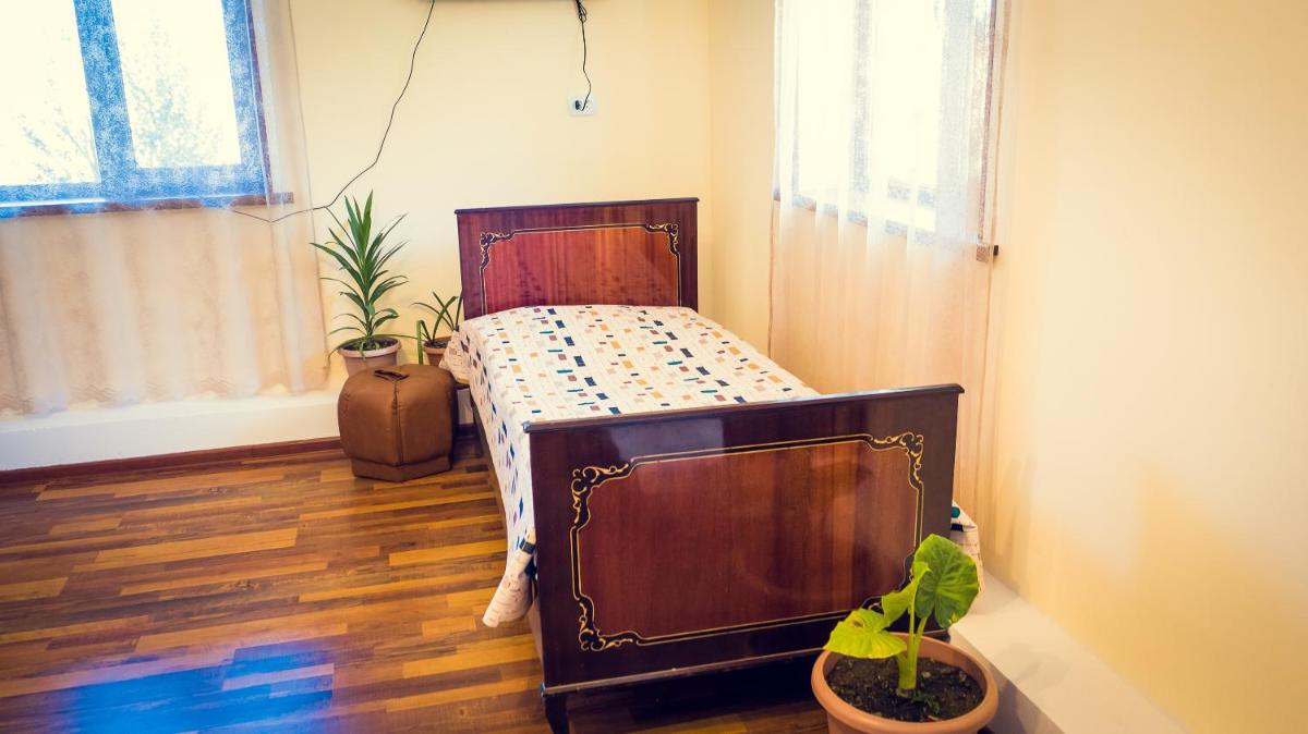 AMOJ B&B and Guest House