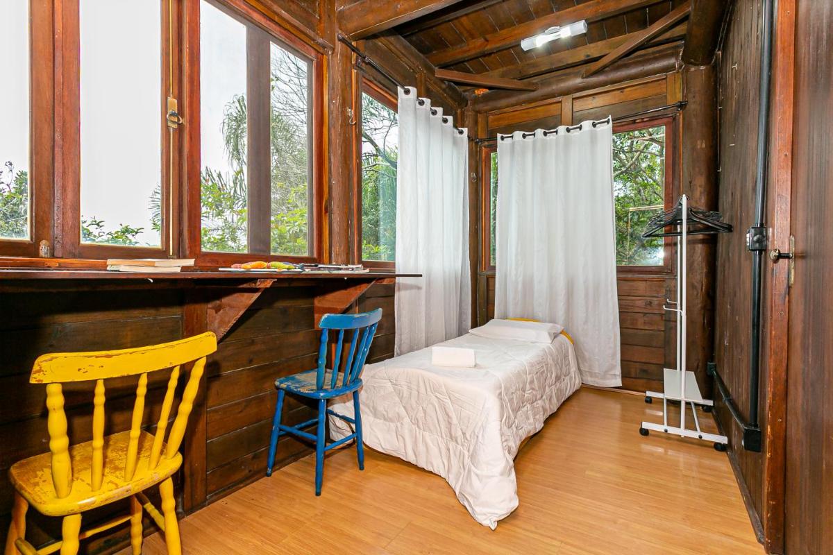 Casa em condomínio em meio à natureza CLN006