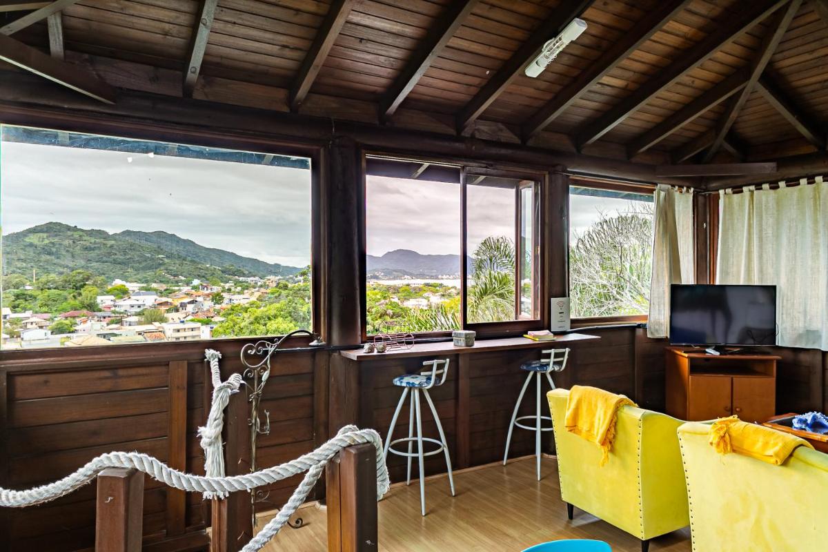 Casa em condomínio em meio à natureza CLN006