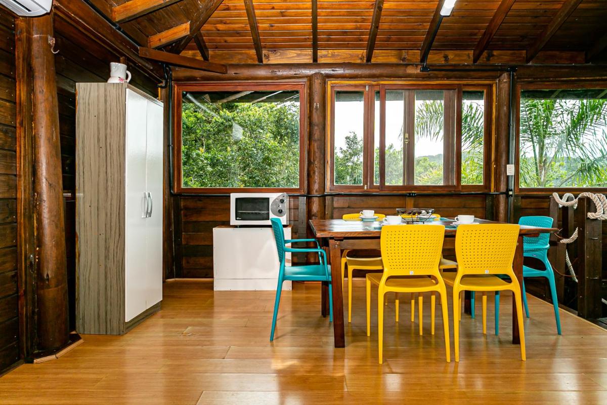 Casa em condomínio em meio à natureza CLN006