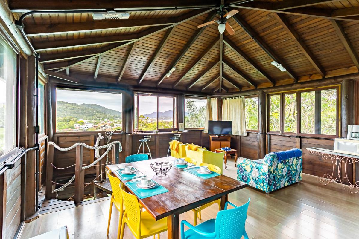Casa em condomínio em meio à natureza CLN006