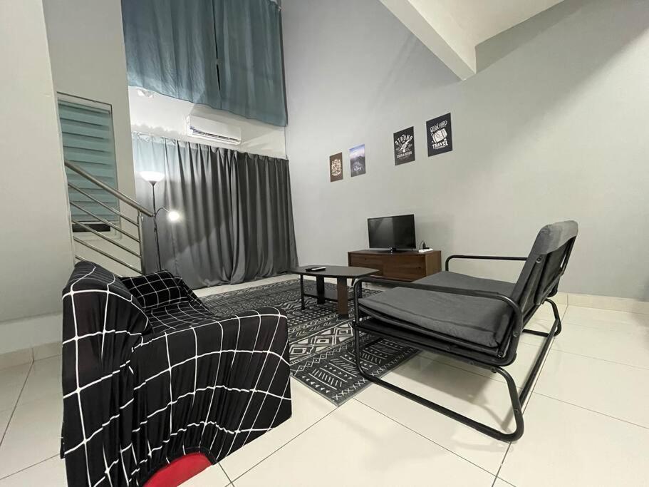 Minimalist Loft5 DeCentrum WifiNetflix photo 2