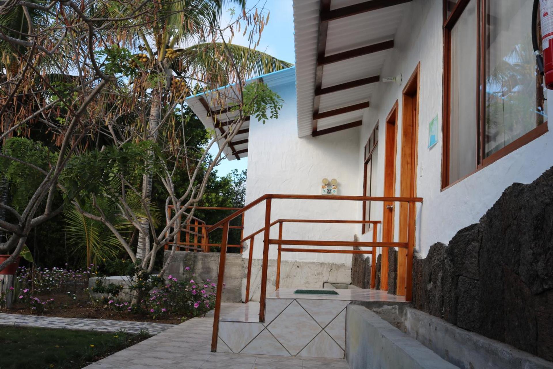 Cartago Bay