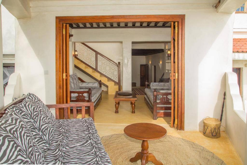 MANDA ISLAND Private Villa view 2