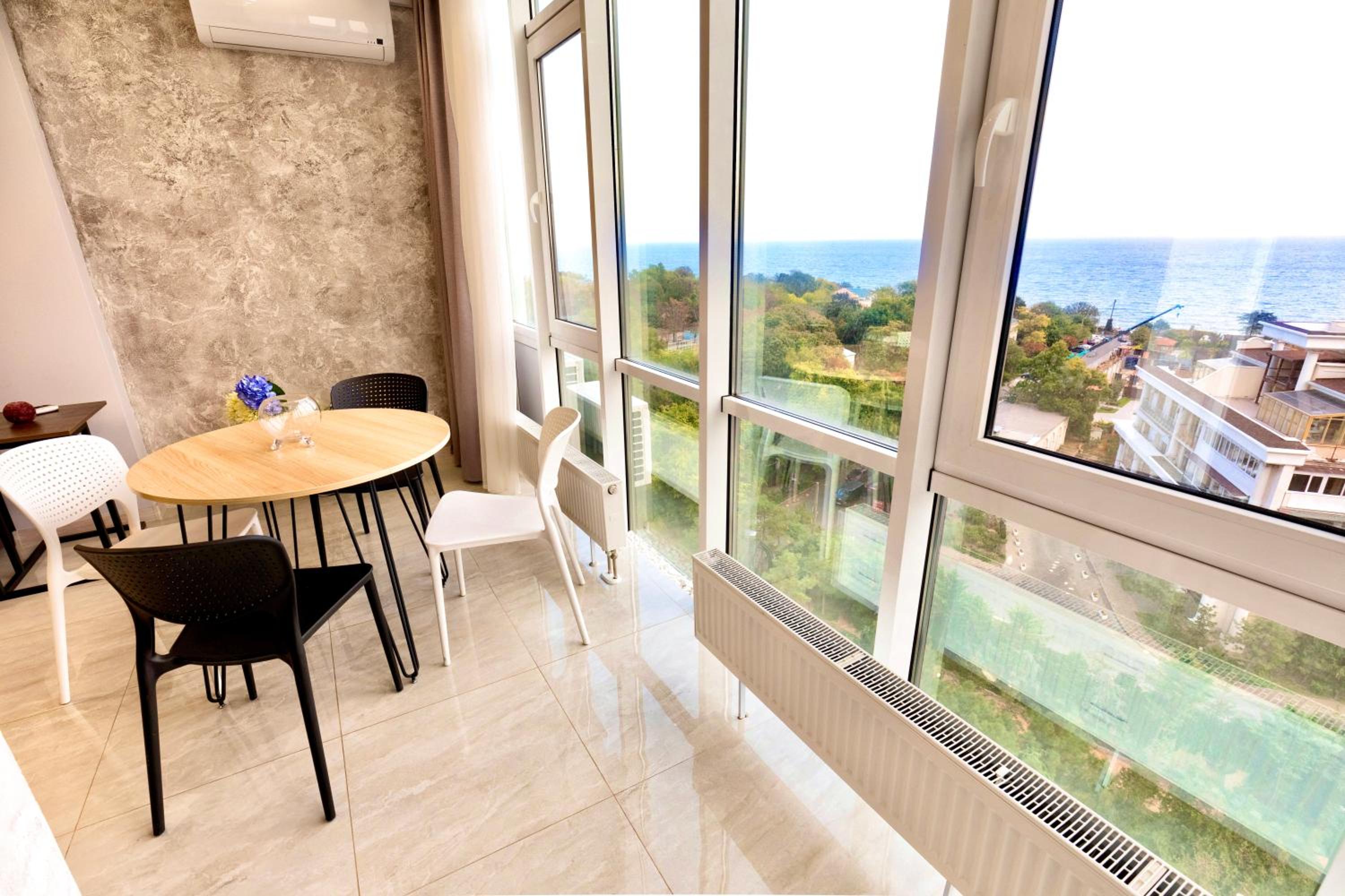 Panoramic Plaza Apartments view 3