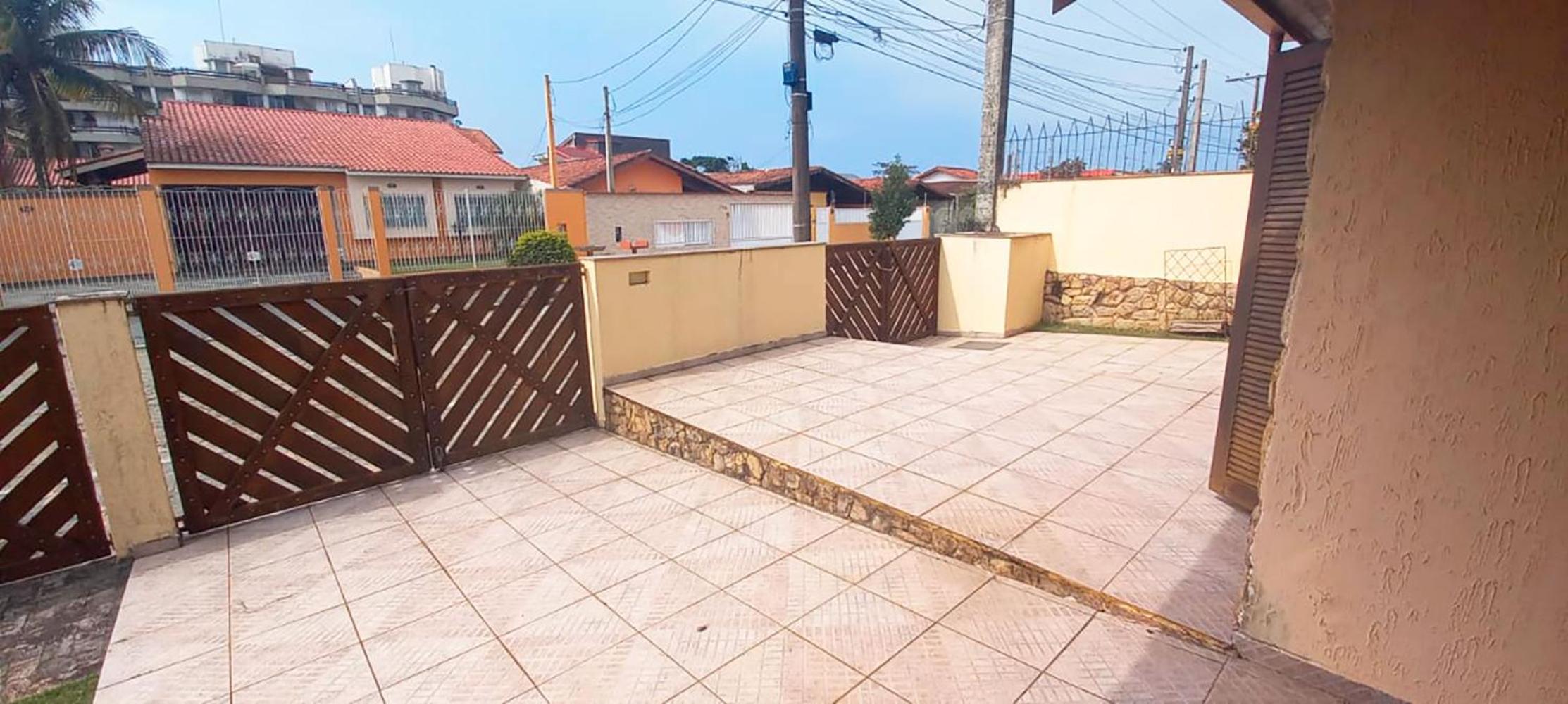 Incrivel casa a 280 m do mar em Peruibe SP