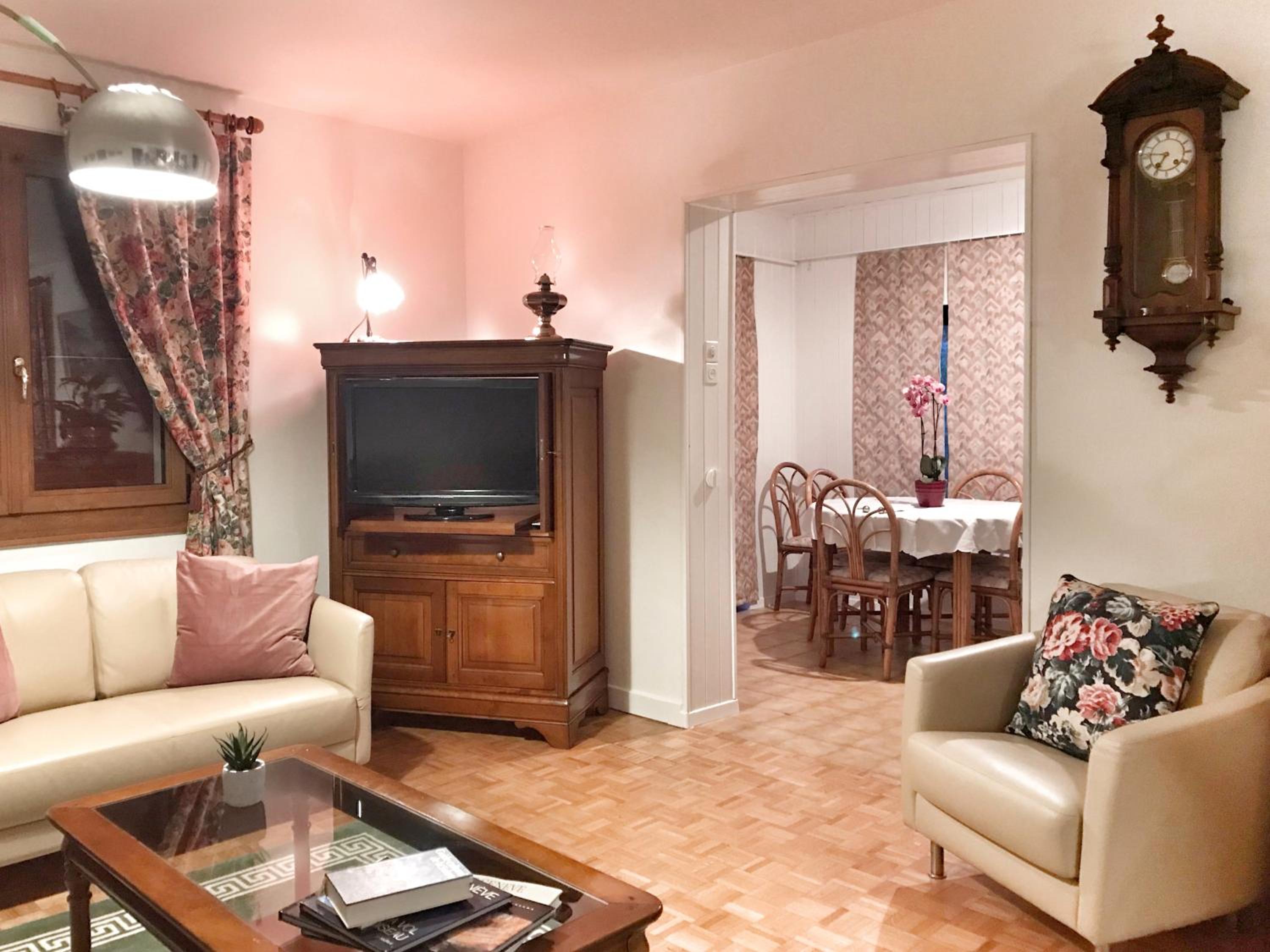 Lindo Lugar - just a 7 minute walk from the airport