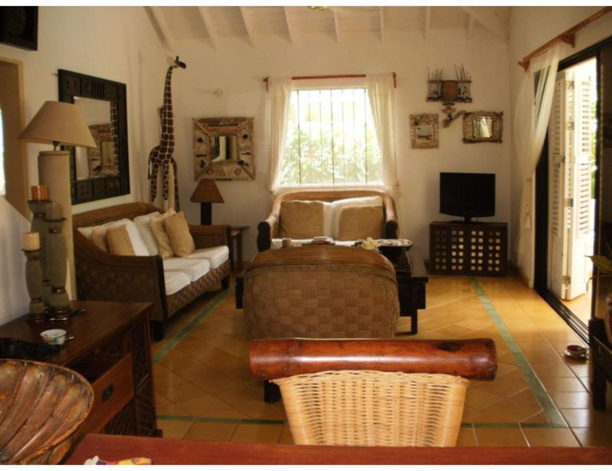 Charming Caribbean style villa near superb beach view 3