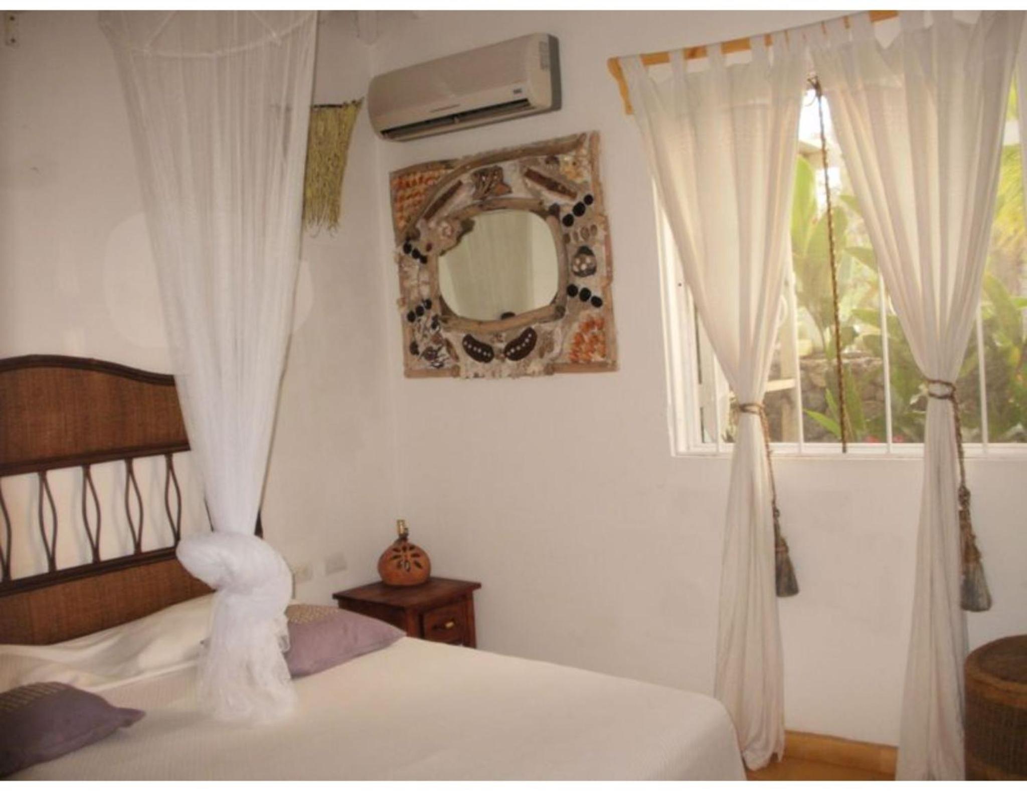 Charming Caribbean style villa near superb beach view 5