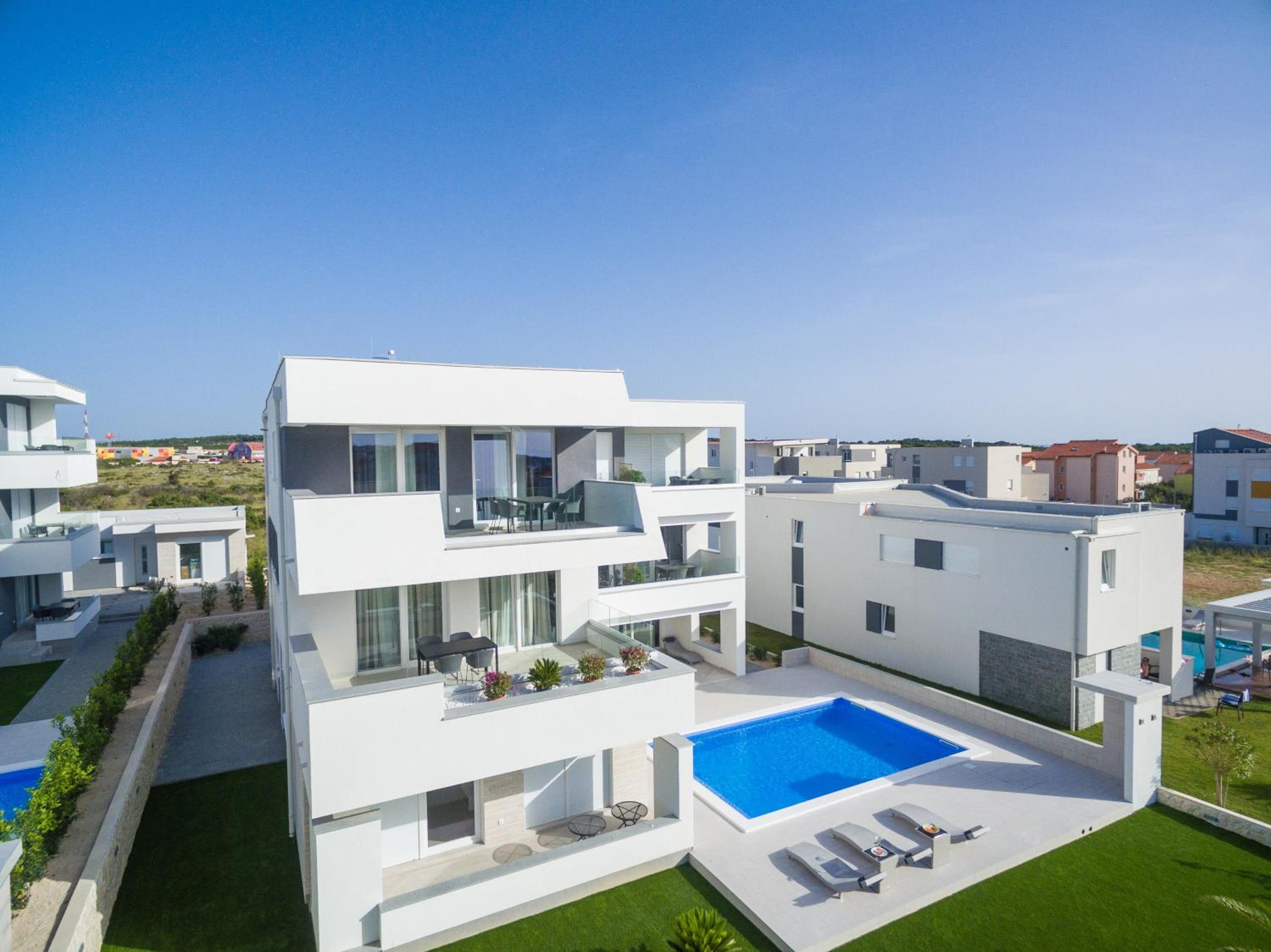 Apartments & Rooms Pool Villas Maris B view 5