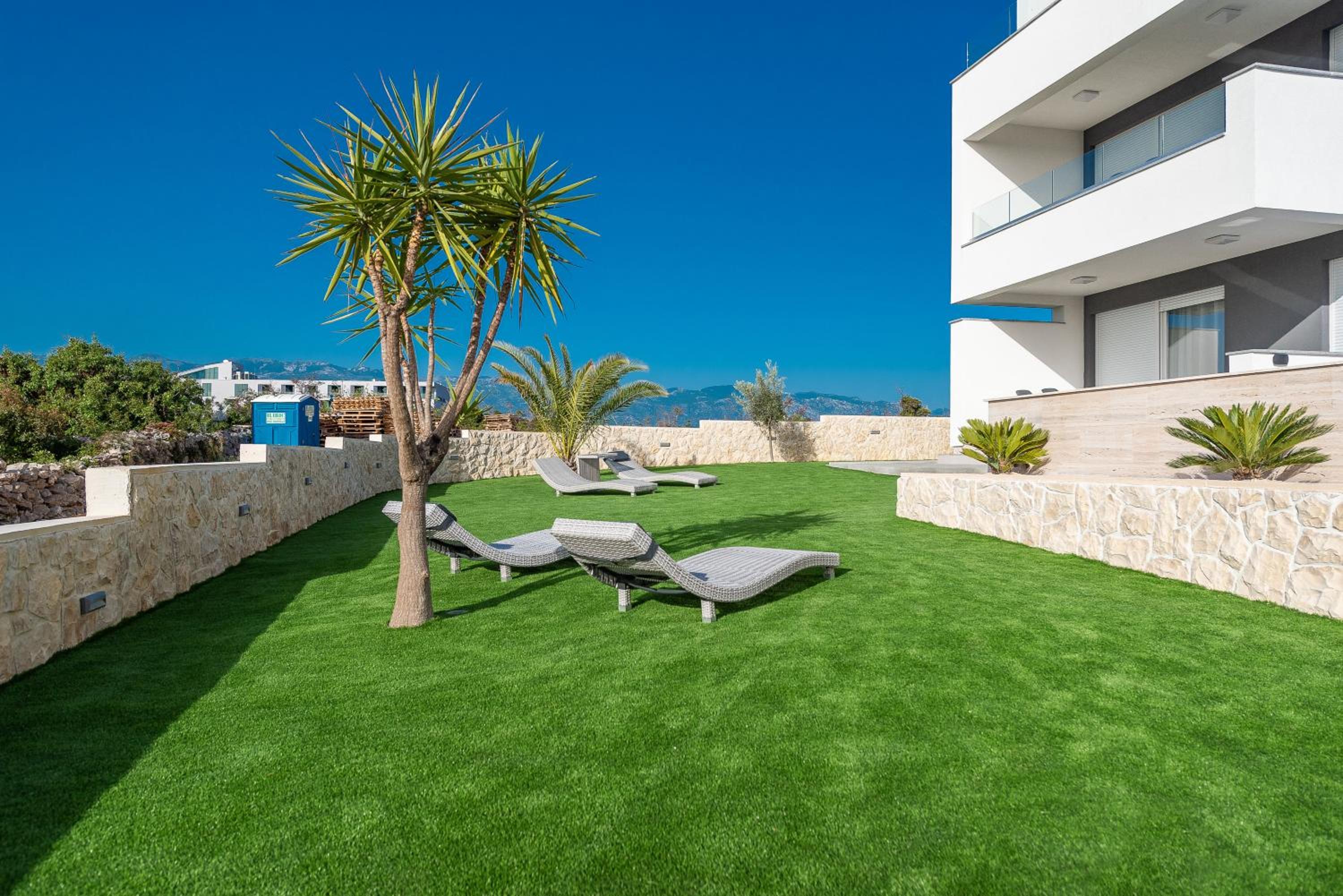 Apartments & Rooms Pool Villas Maris B view 3