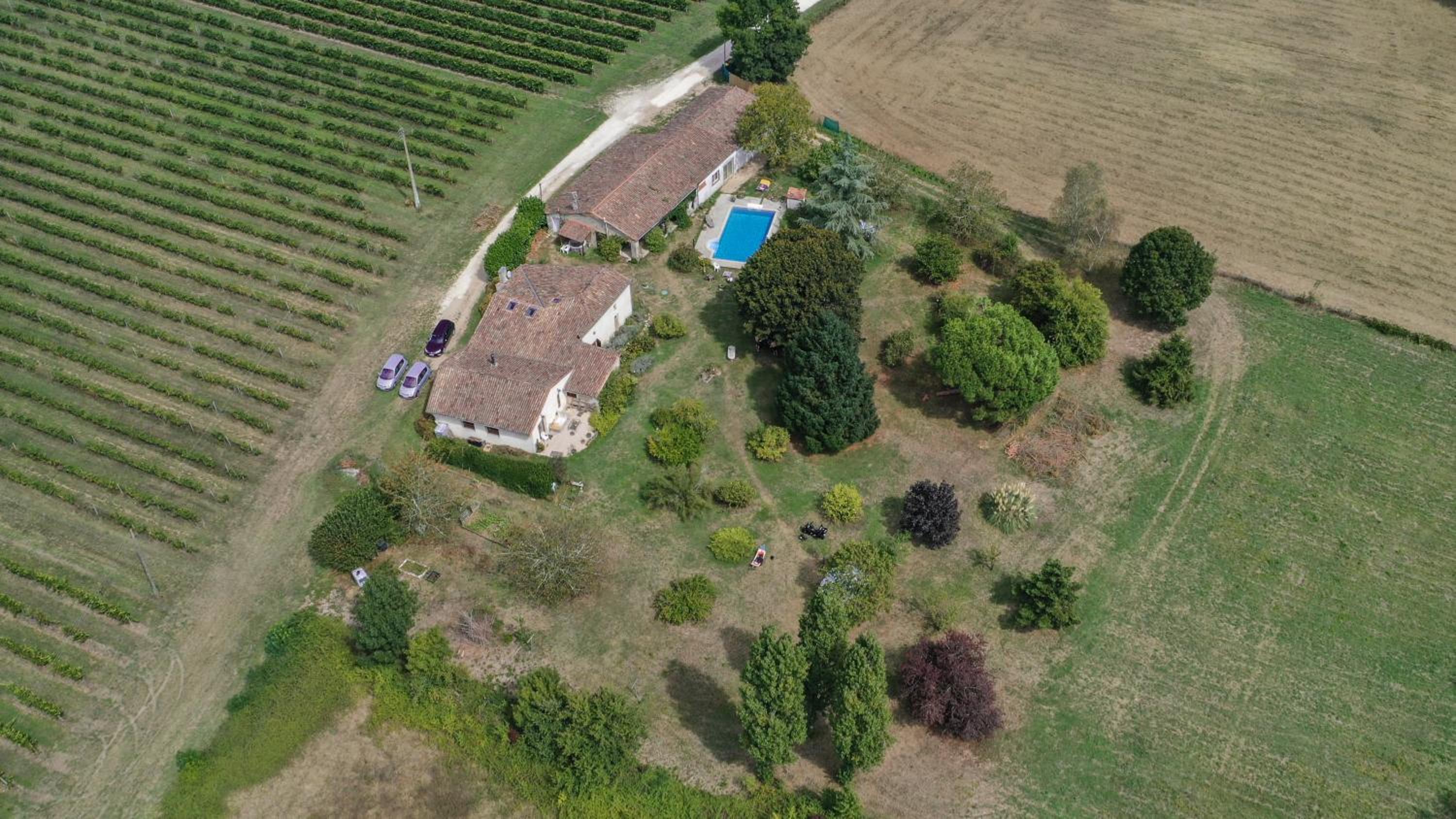 Clos de la source view 4