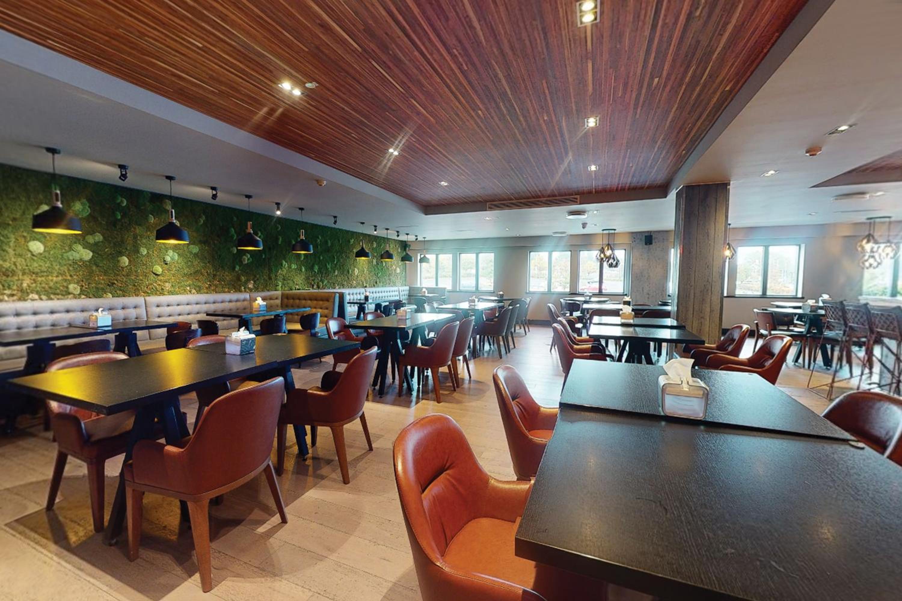 Walsall Vacations - Village Hotel Birmingham Walsall - Property Image 2