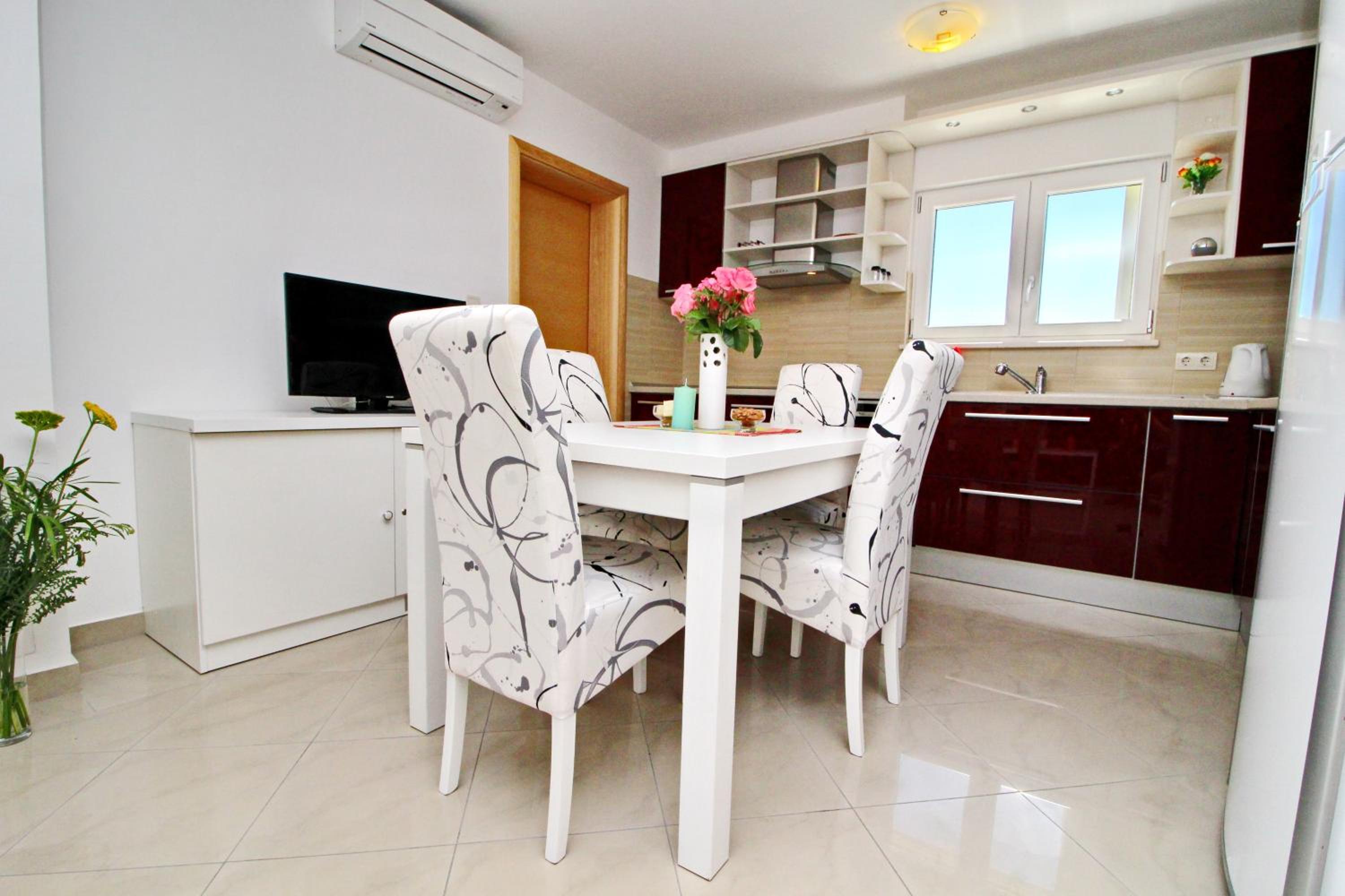 Apartments Gusti