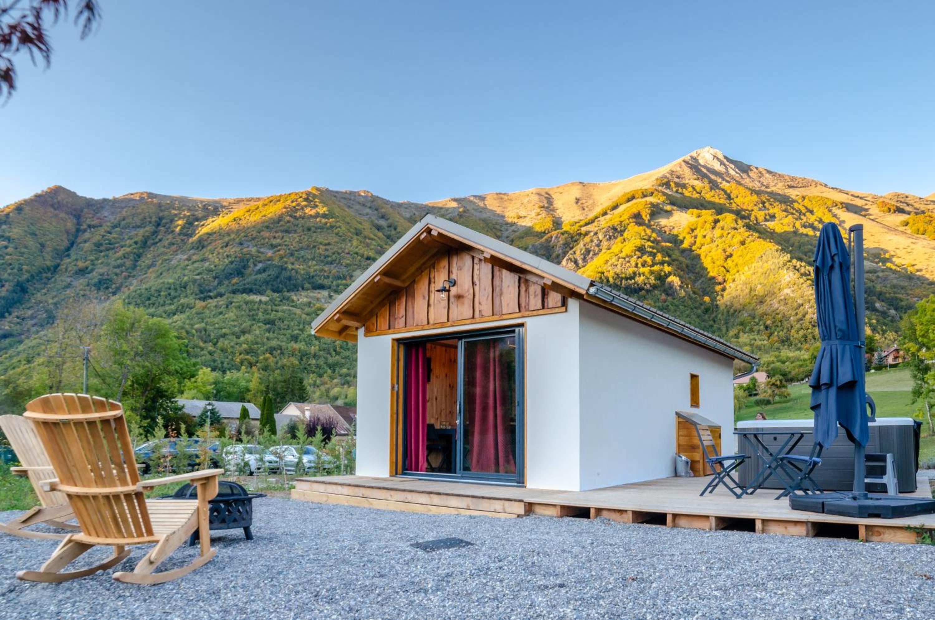 Les Petits Ecrins - Chalets avec spas privatifs view 2
