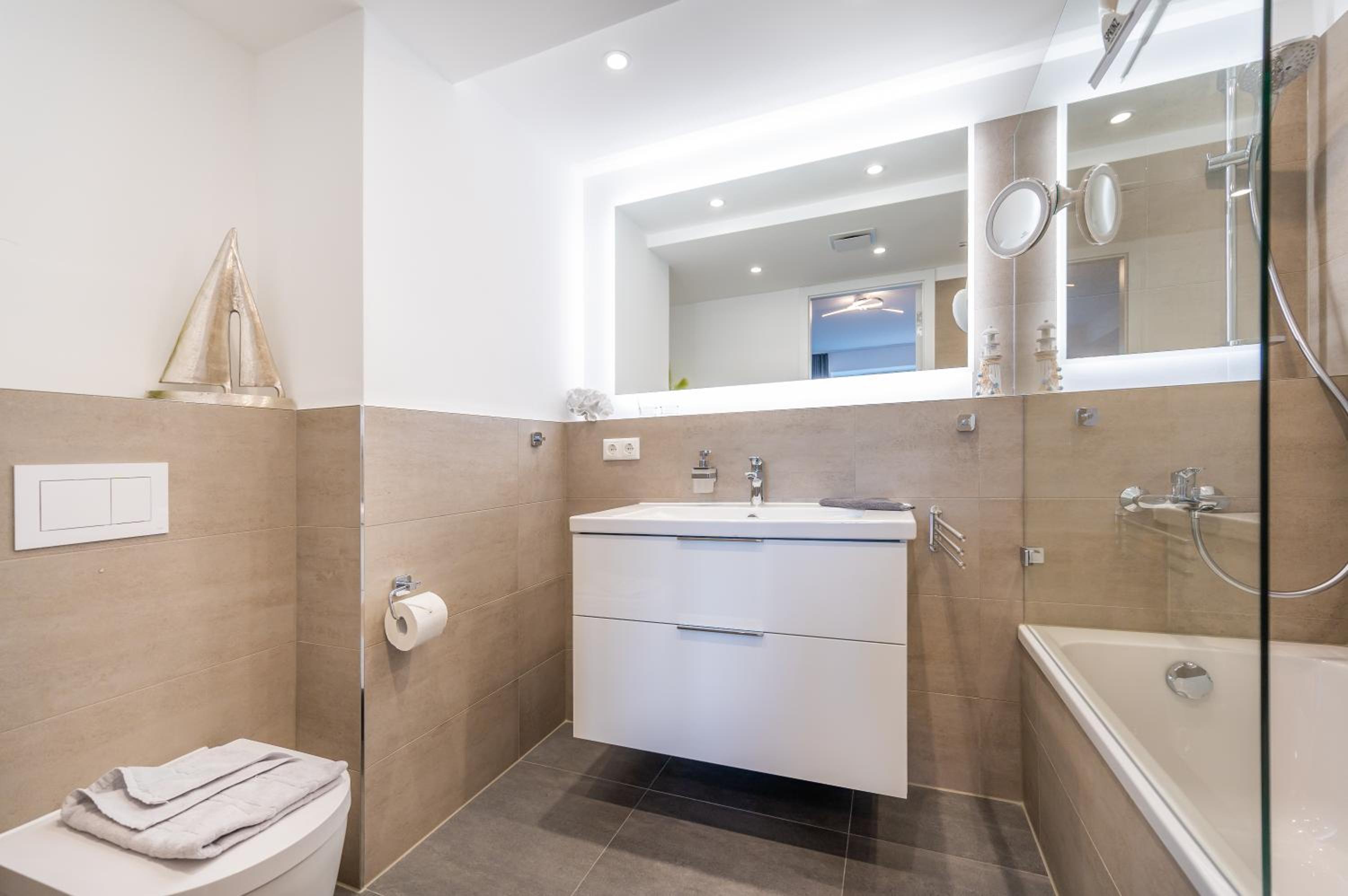 Prora - Ferienwohnung mit Sauna, Balkon, Meerblick, Waschmaschine - Meerlust