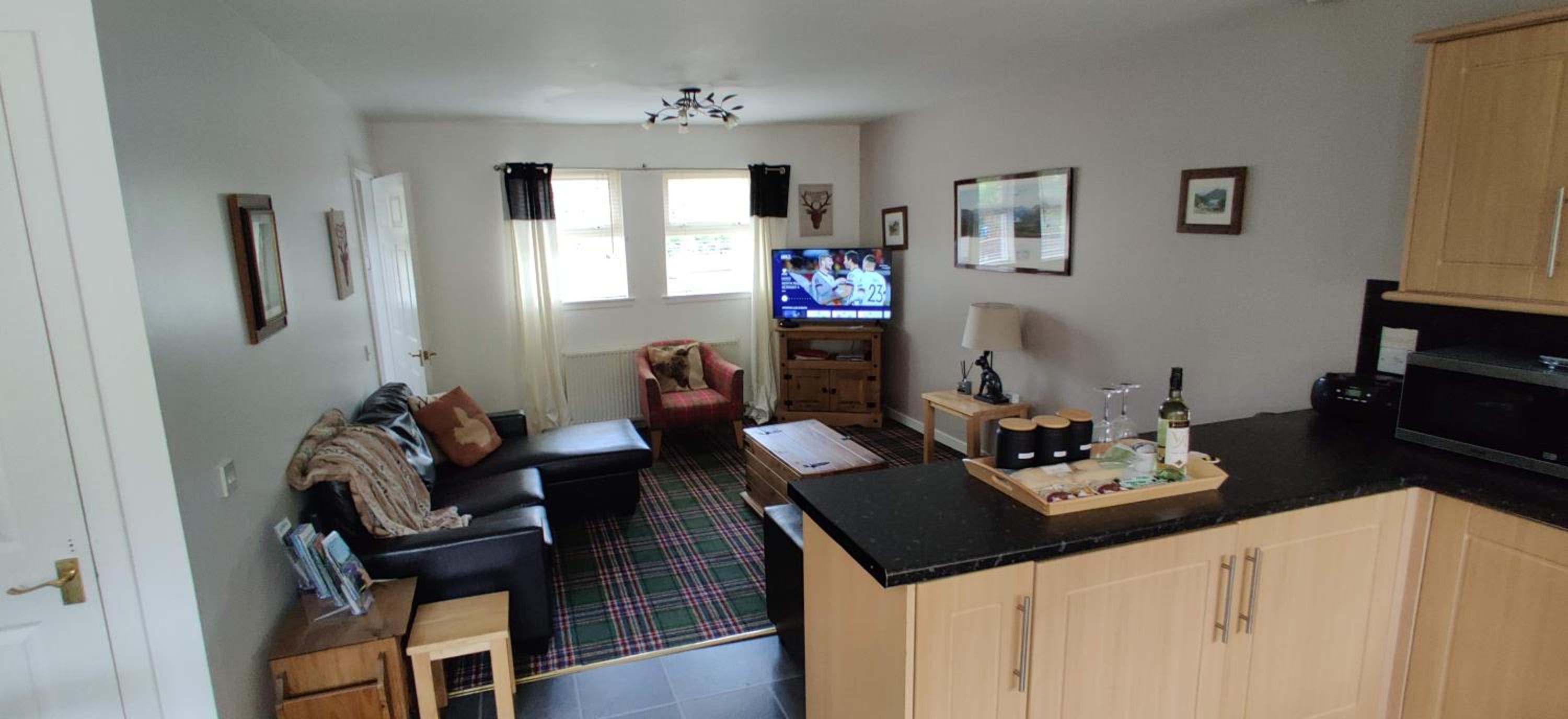 Ben Lomond Cottage - Loch Lomond and Arrochar Alps view 4