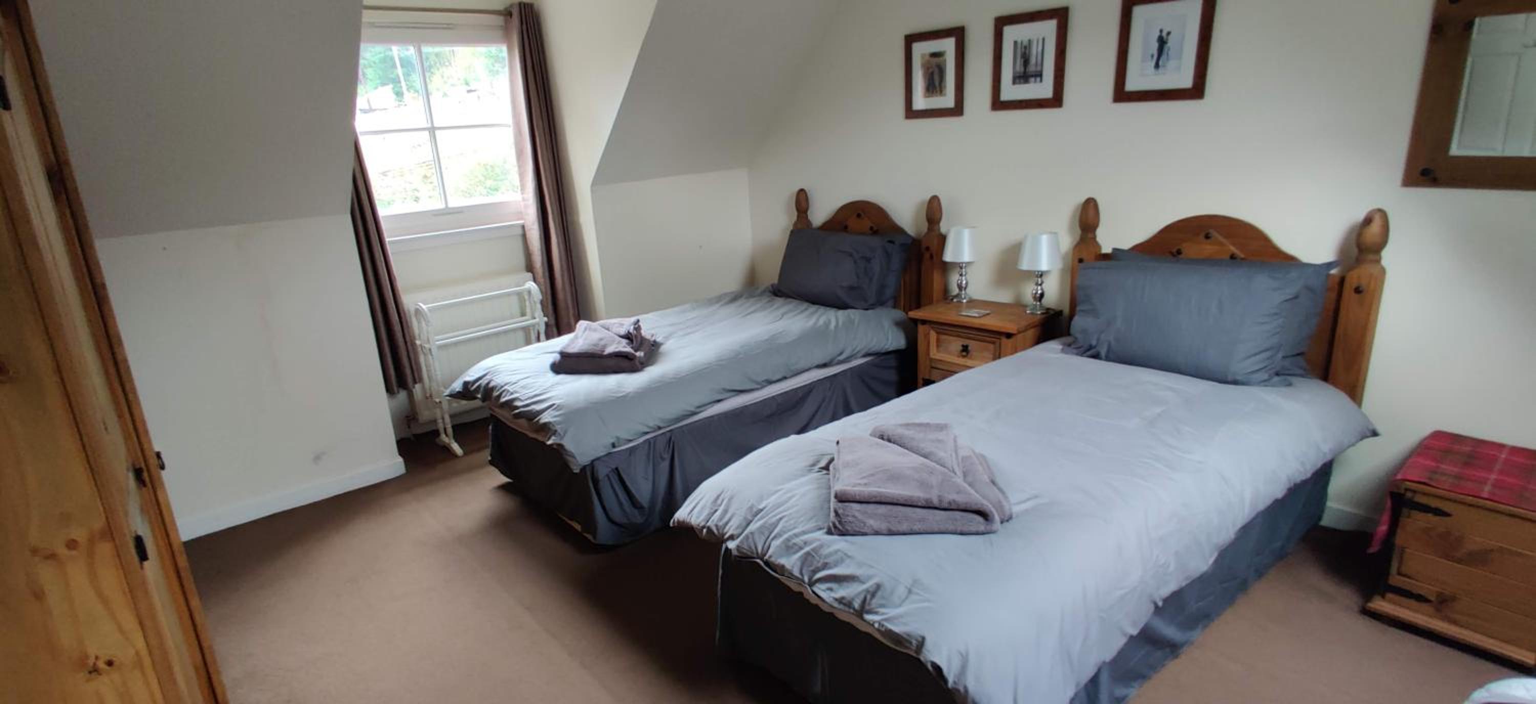 Ben Lomond Cottage - Loch Lomond and Arrochar Alps view 3