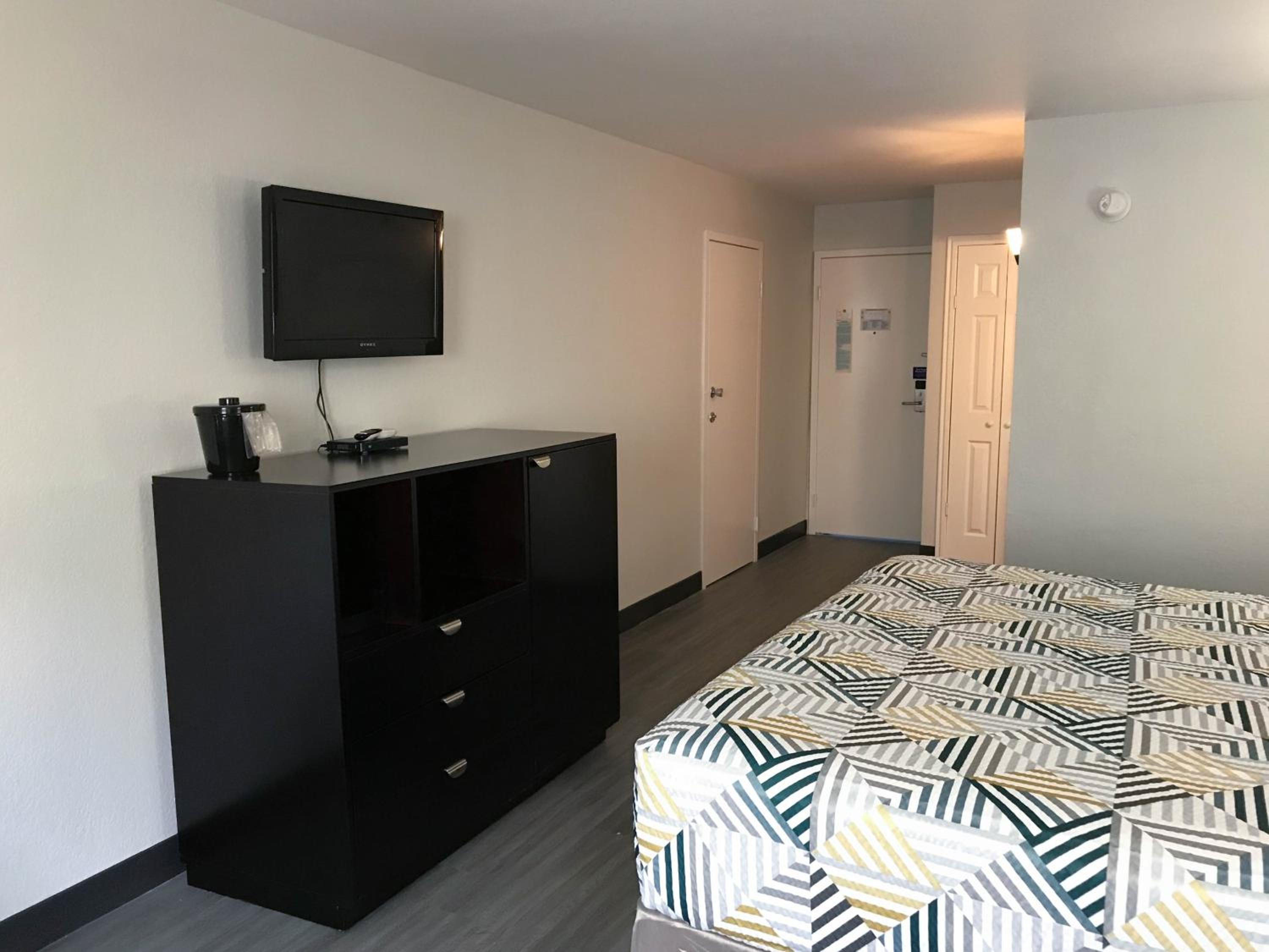 Bartlesville Vacations - Motel 6 - Bartlesville, OK - Property Image 8