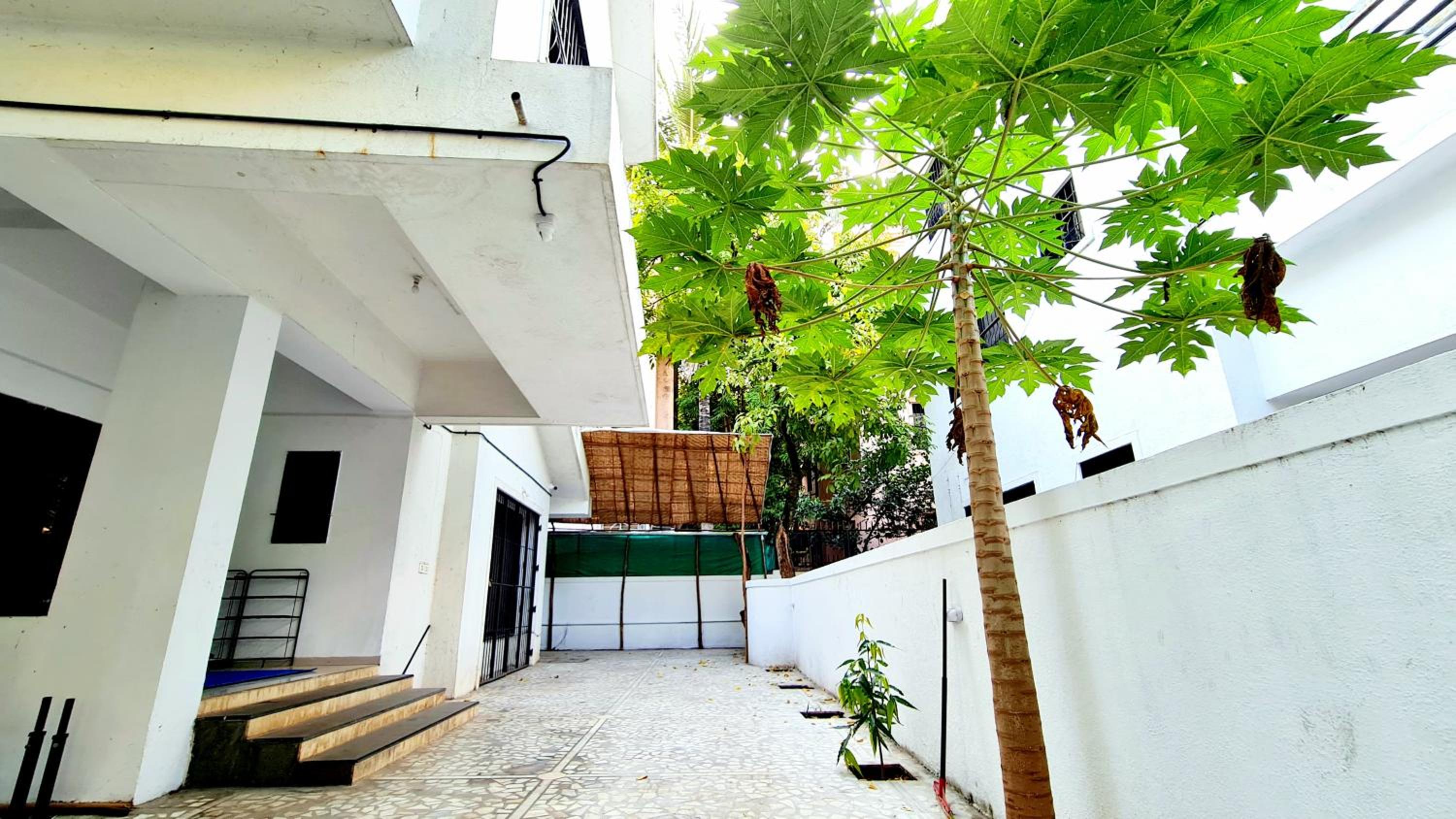 Lifespace- Spacious Hostel in a Luxurious Villa view 2