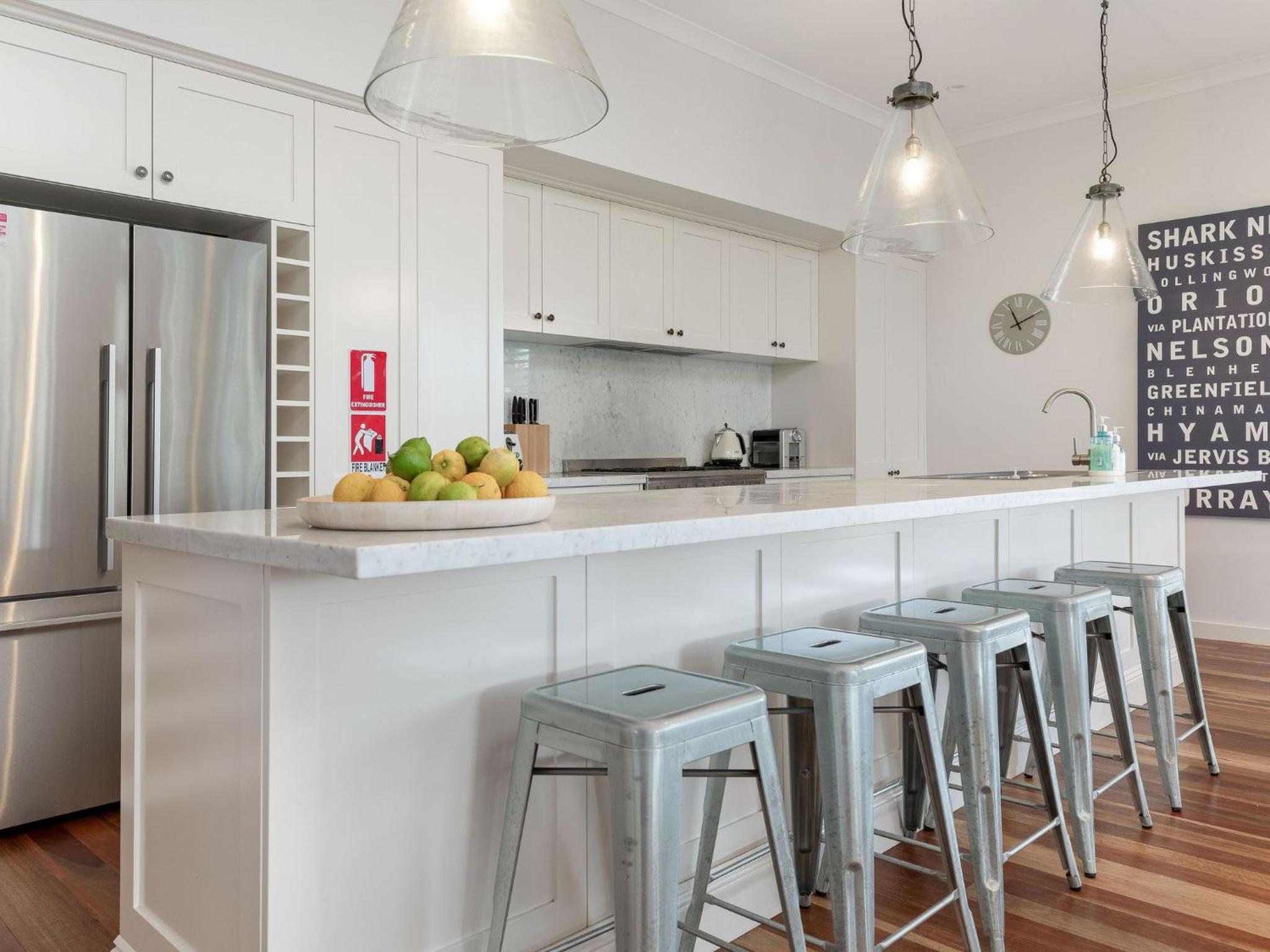 Sea Breeze - walking distance to Orion Beach