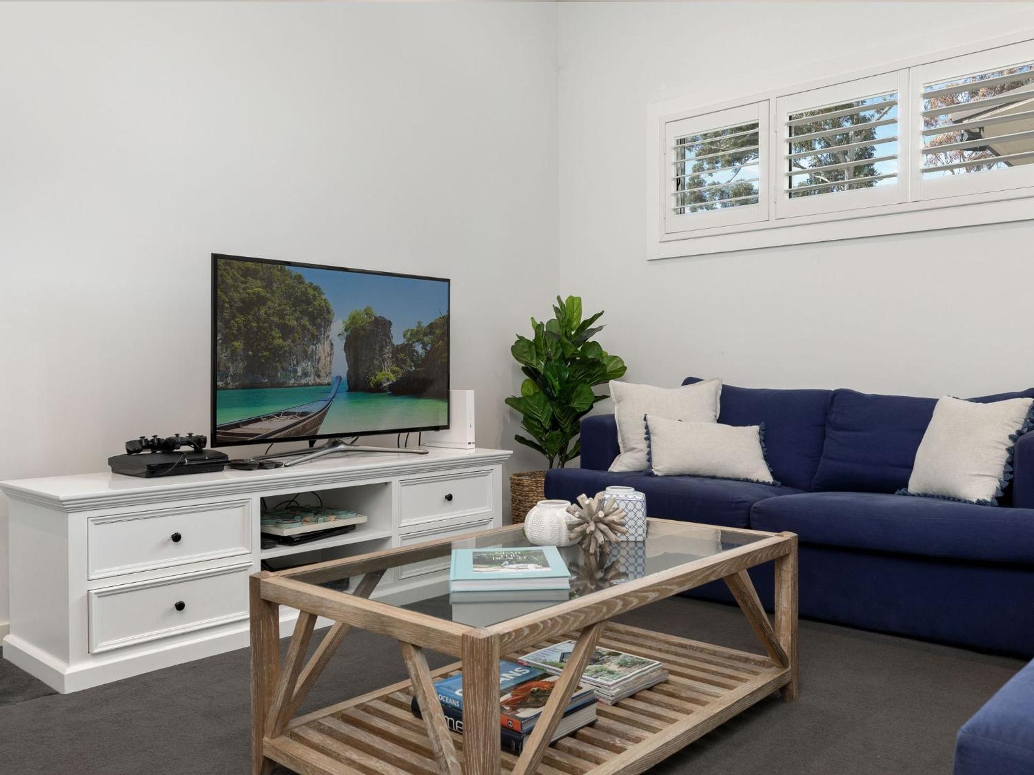 Sea Breeze - walking distance to Orion Beach