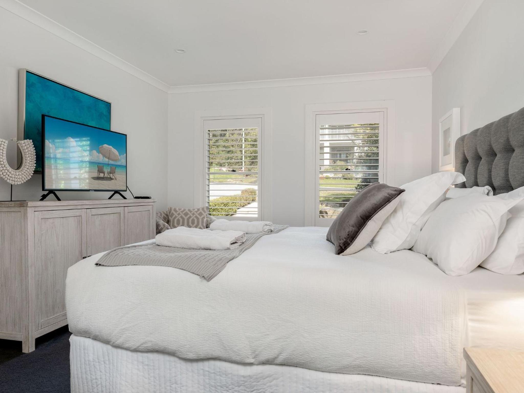 Sea Breeze - walking distance to Orion Beach