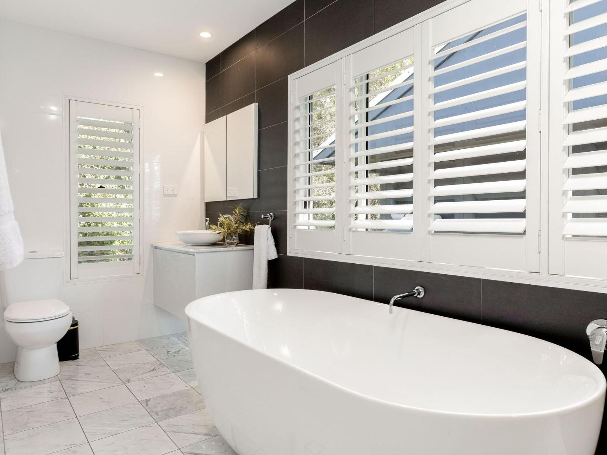 Sea Breeze - walking distance to Orion Beach