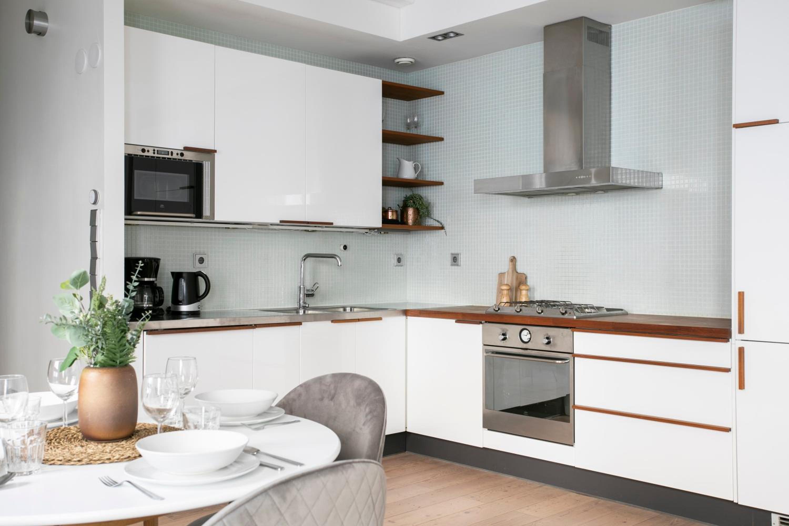 2ndhomes Loft Apartment with Spa & Balcony by the White Church view 5