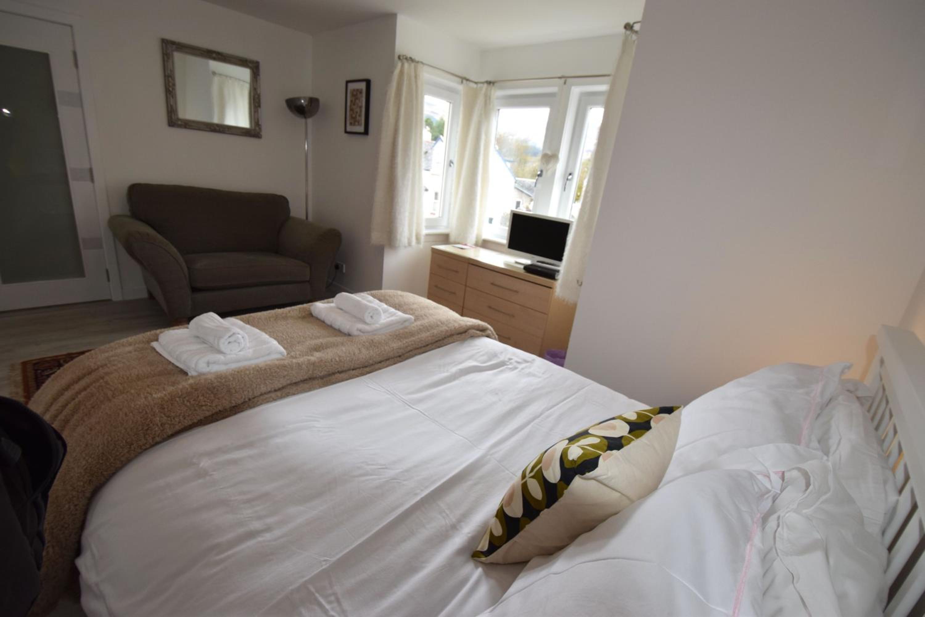 Ben Arthur Place 6 - Sleep 6 view 2