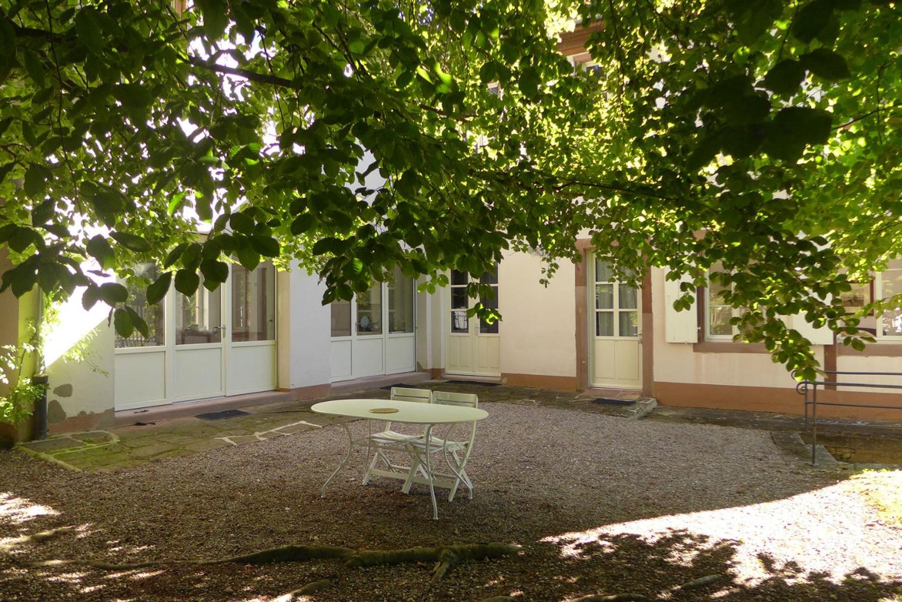 La Maison Carré view 4