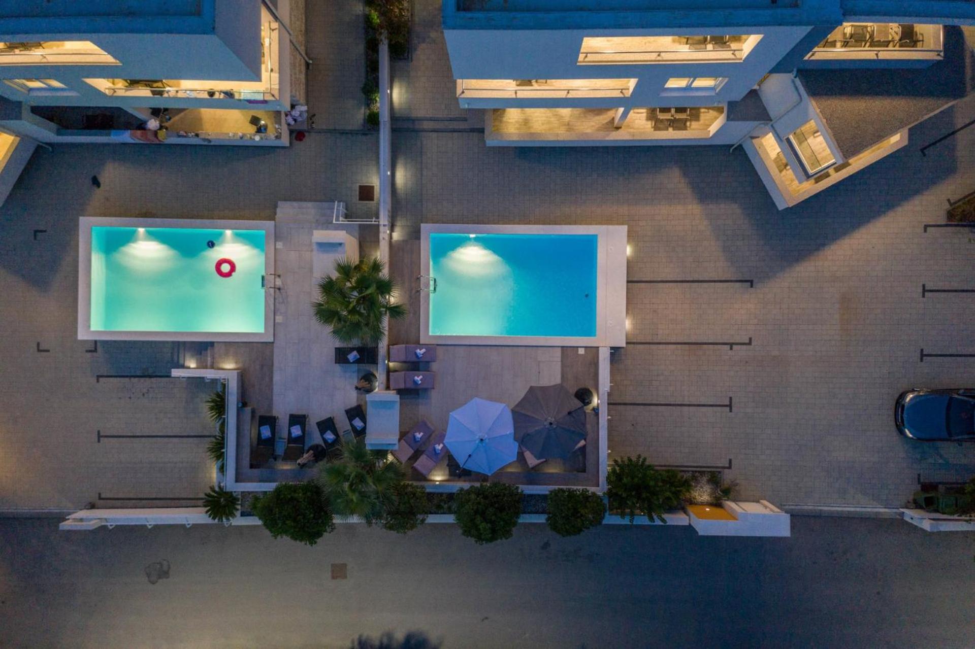 Apartments & Rooms Danivan Pool Villas B view 2
