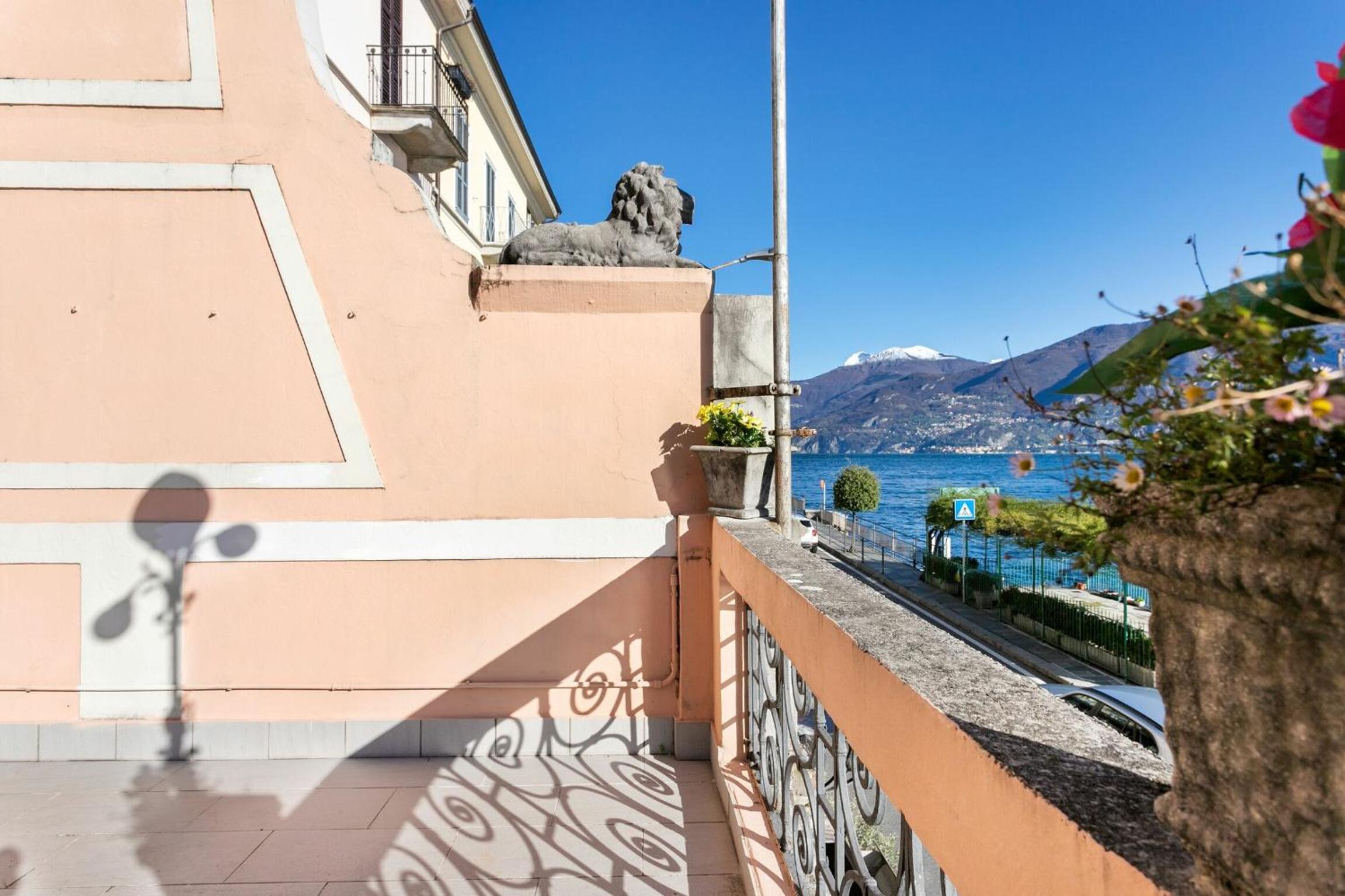 Cadenabbia Lake side Apartments